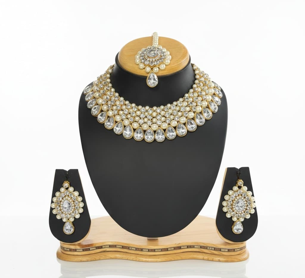 Manchaha Classic White Necklace Set