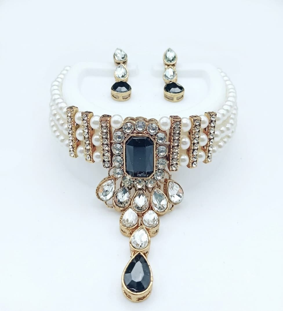Manchaha Matte-Plated Pearl Choker Set - Gold - Black