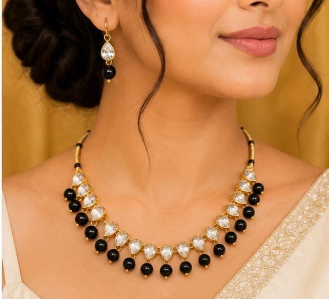 Manchaha White Tilak Pearl Necklace Set